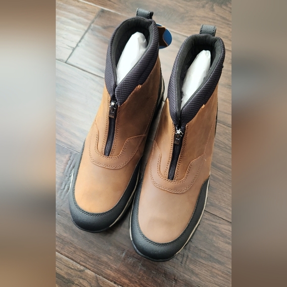 MEN'S CLARKS GROVE ZIP II WINTER BOOTS, SIZE 11.5 M. NEW WITH BOX. - Picture 10 of 11